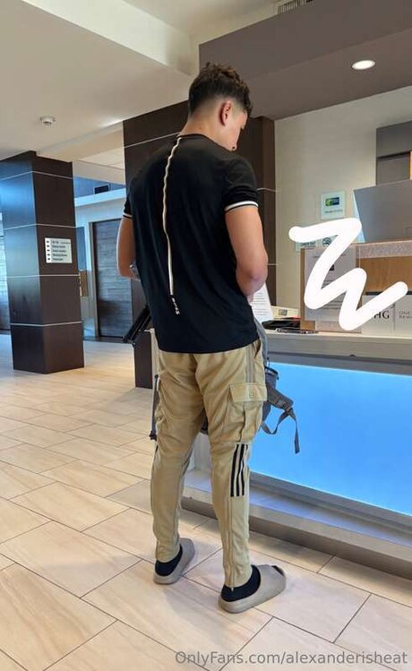 Alexanderisheat star top picture