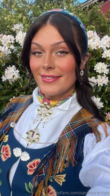 Saramarie Free star exclusive pics