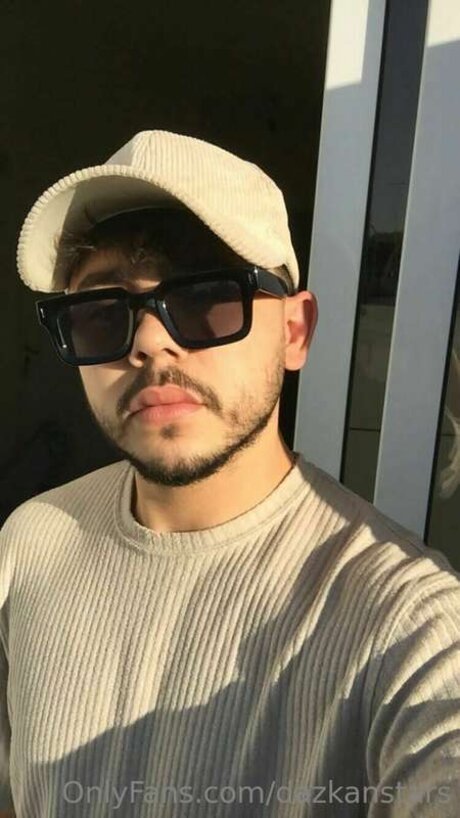 Dazkanstars naked model pics