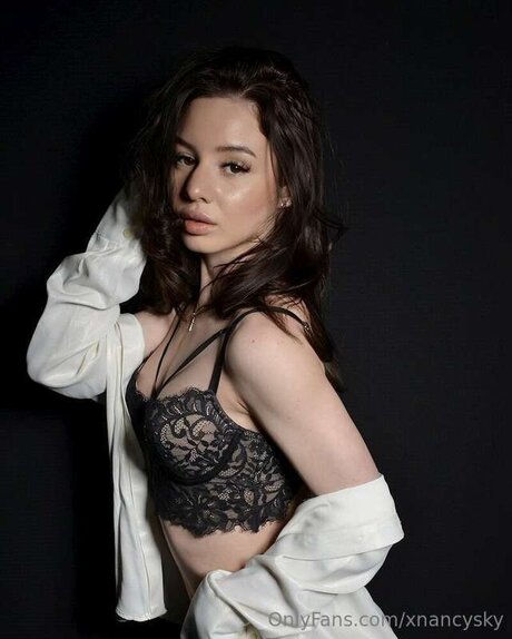 Xnancysky model adult picture