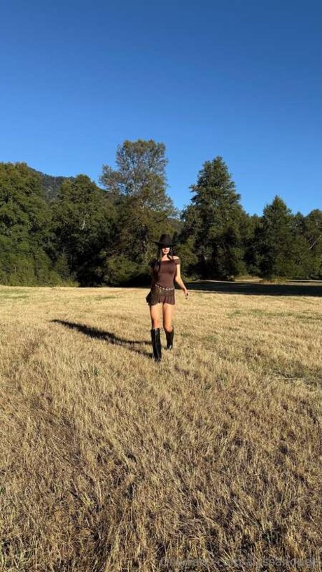 Alyssahopee free actress picture