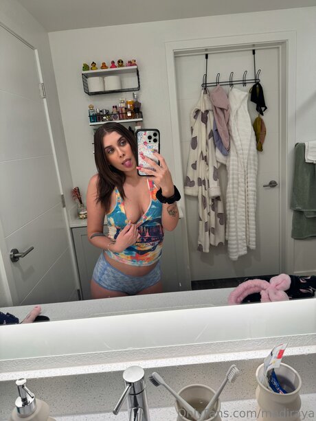 Laylarayaa model naked gallery