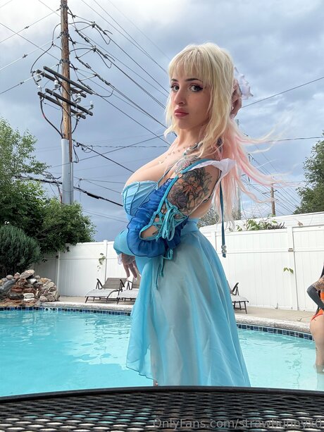 Strawbunnyx0 sex pornstar image