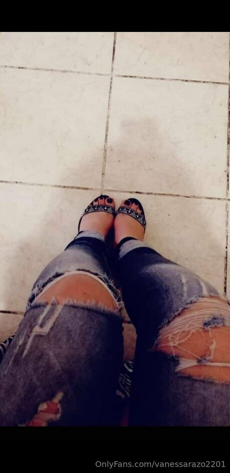 Vanessarazo2201 nude actress archive