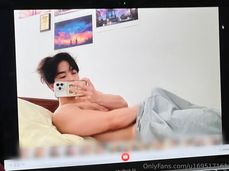 U169517161 model hot pic