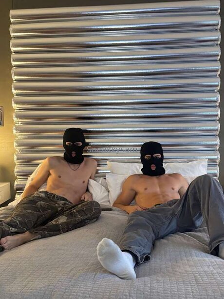 Sneakkysam adult star image