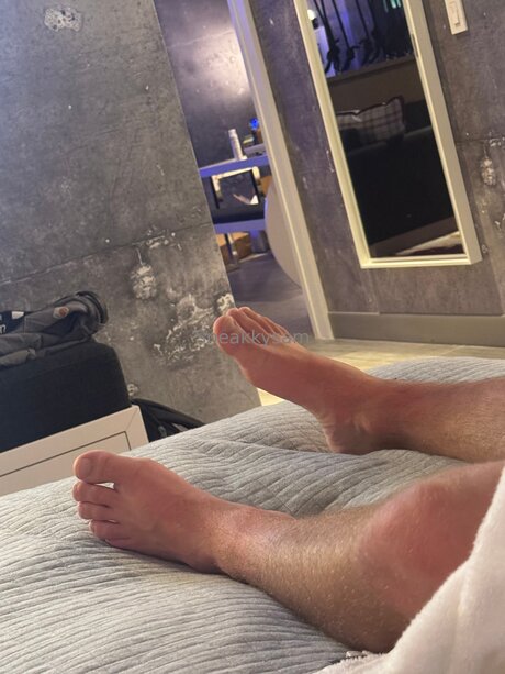 Sneakkysam star nice img