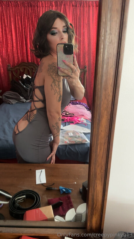 Creepypinkyg13 model nude pics