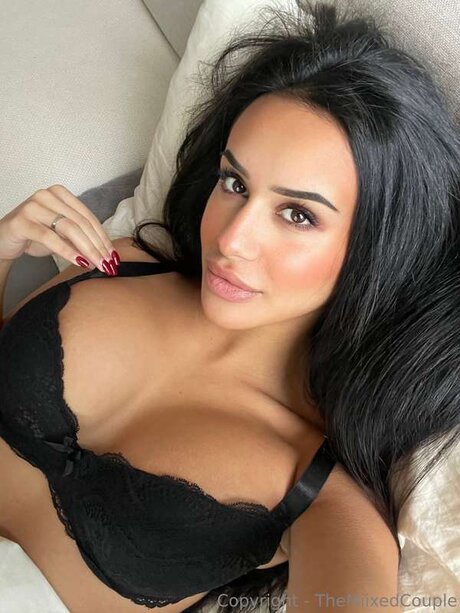 Jasmiinsecretsfree model perfect pic