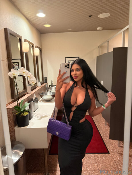 Miafrancis nudes star img