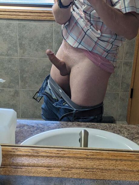 Icemanshow nude pornstar img