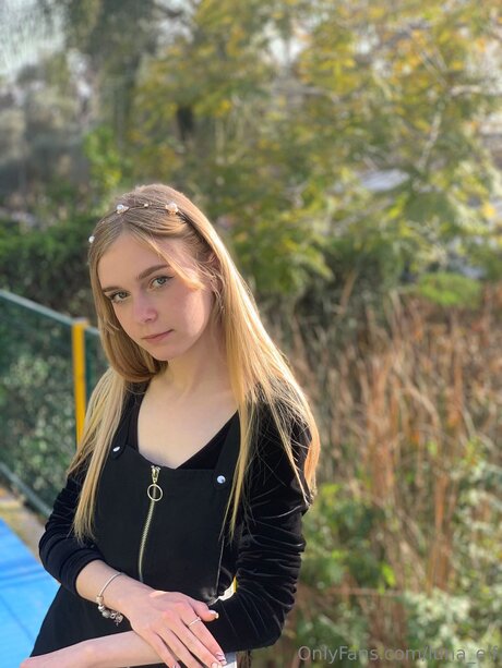 Arya Lune star nude photo