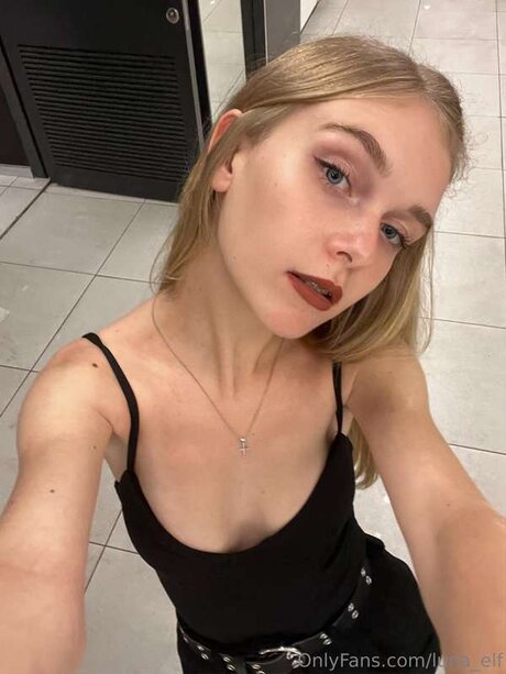 Arya Lune pornstar beautiful photo