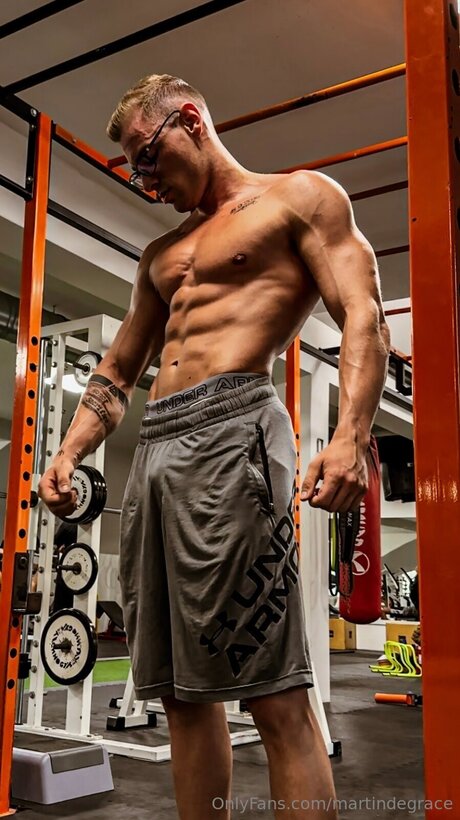 Martinwildx star nude photo