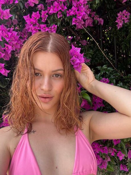 Themiastone top actress photo