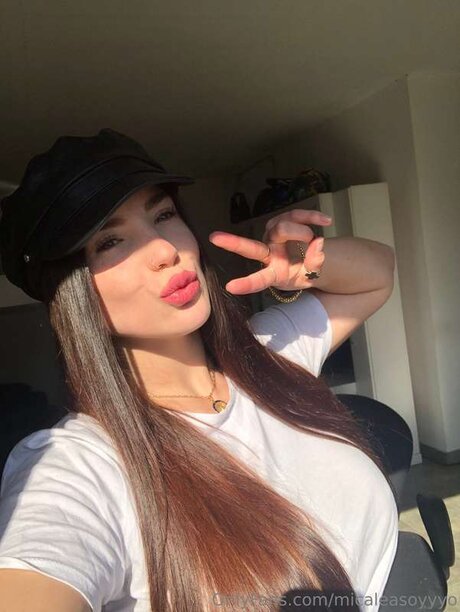 Micaleasoyyyo sexy actress galleries