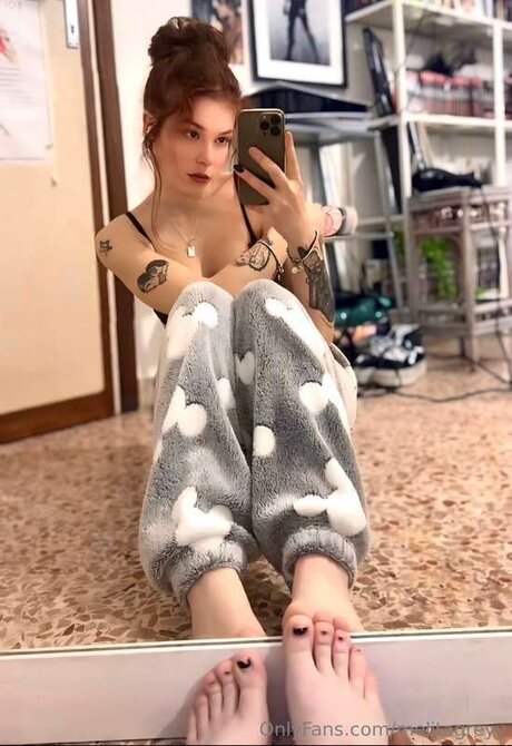 Melitagreyy model high quality gallery