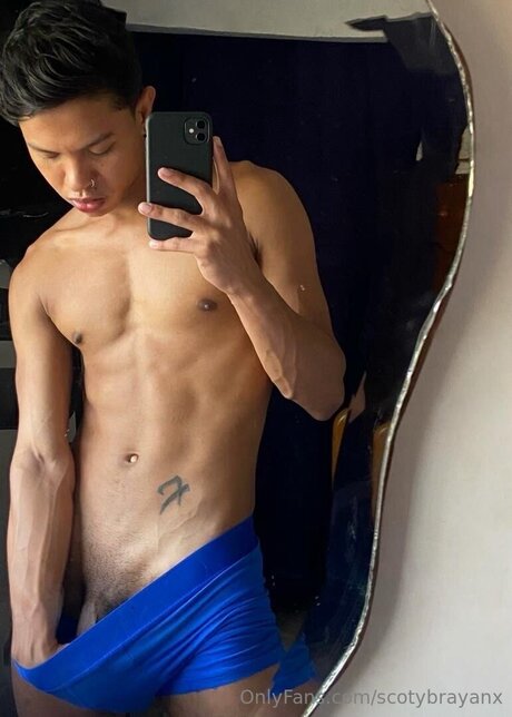 Scotybrayanx naked actress pic