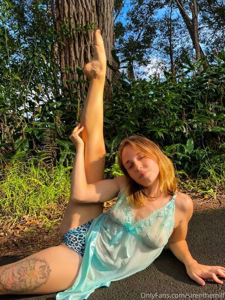 Esmerayxmilf sexy actress galleries