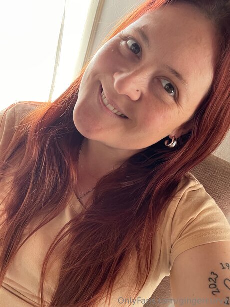 Gingercurvy hd star photo