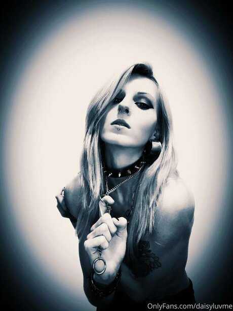 Daisyluvme model top pics