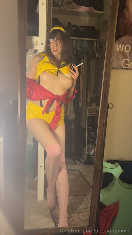 Pleasurepixxie hot model pics