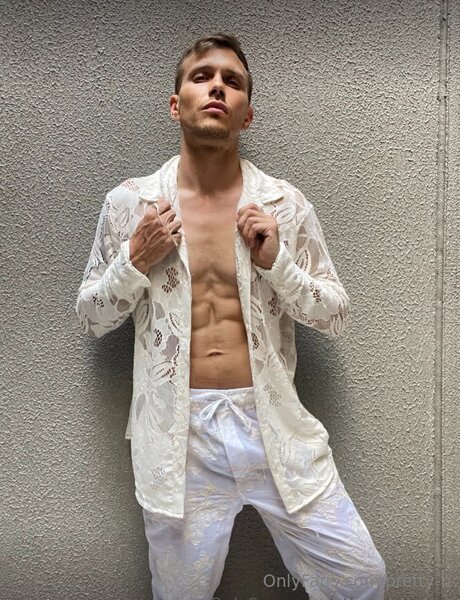 Pretty B star top photos