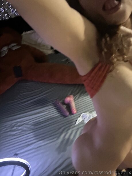 Rossrodriguez X nude pornstar pic