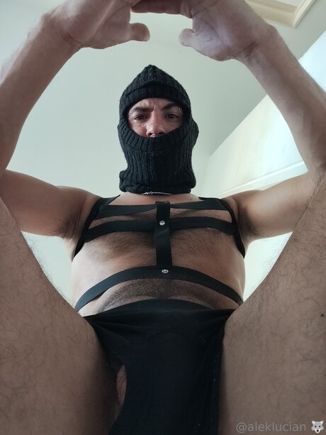 Aleklucian model photo