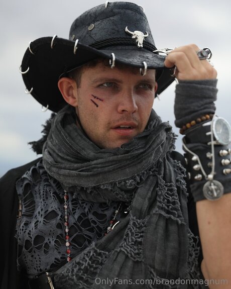 Brandonmagnum erotic pornstar img