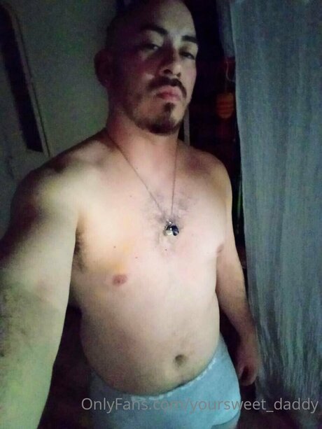 Yoursweet Daddy star sexy pic