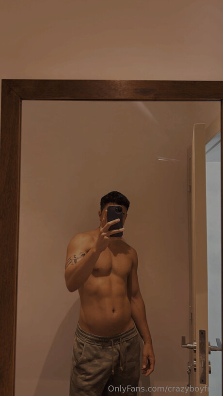 Crazyboyfran model beautiful pic