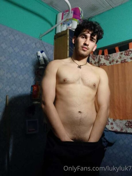 Lu Ken star nude photos