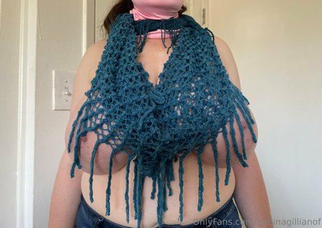 oneinagillianof exclusive star photo