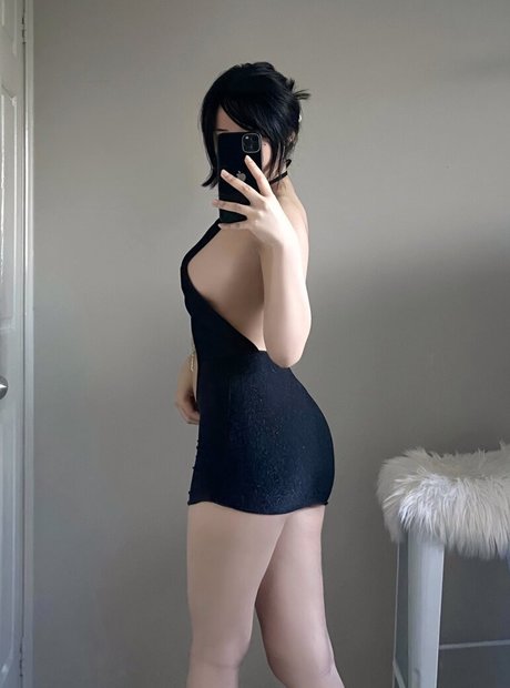 mwahgo model nude images