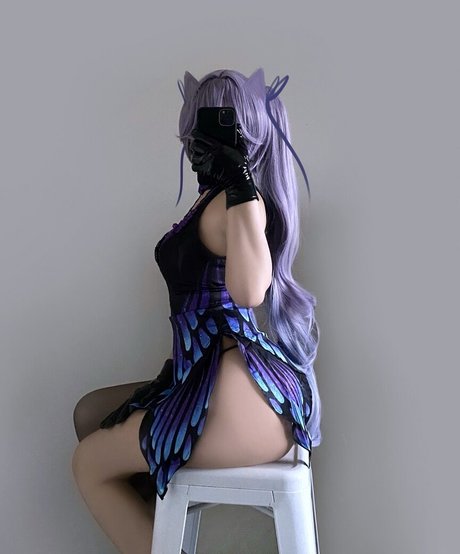 mwahgo star hot photos