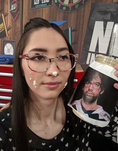 Ovilee May hd actress pic