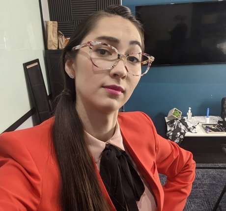 Ovilee May pornstar sexy picture