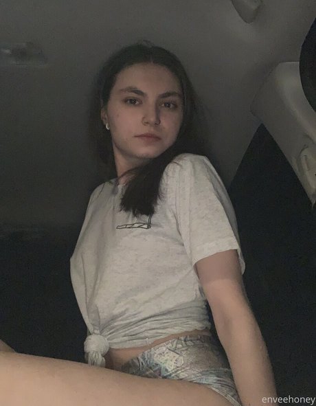 envee420 sex model image