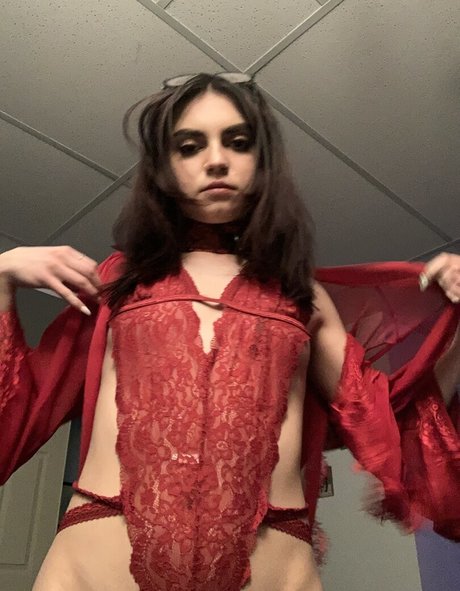 envee420 erotic actress img