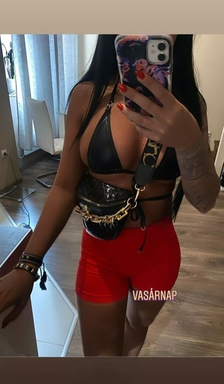 Flora Tabi porn model archive