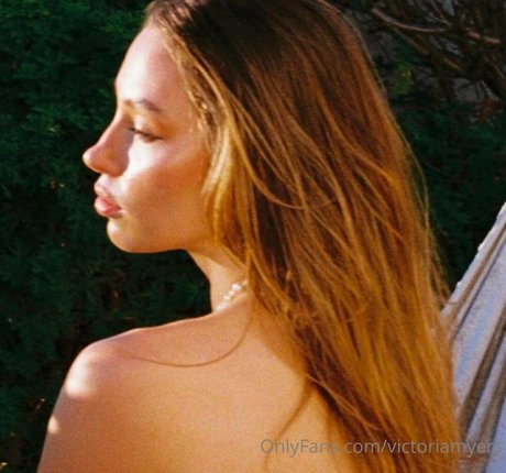 victoriamyers model naked image