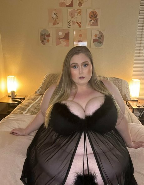 thedumplin star sexy photos
