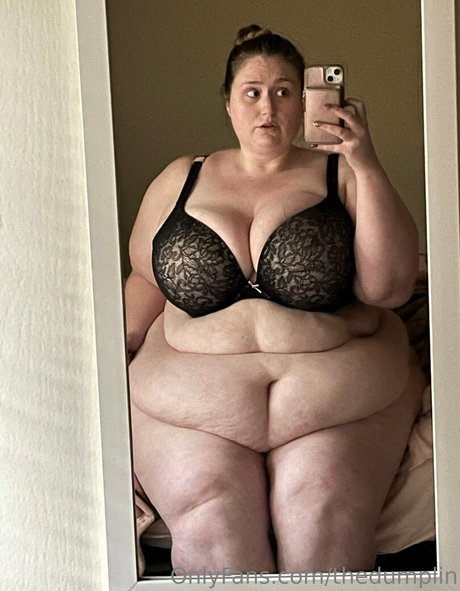 thedumplin nude model image