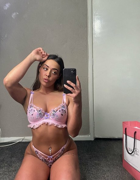 NinaFoxxy exclusive star pictures