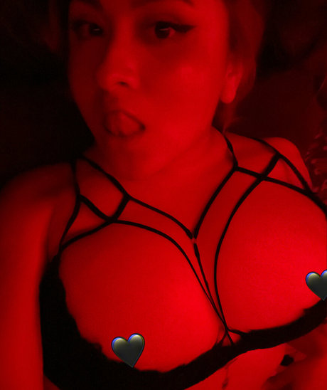 pau lich hot model picture