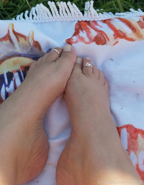 nevy 80 model naked pic