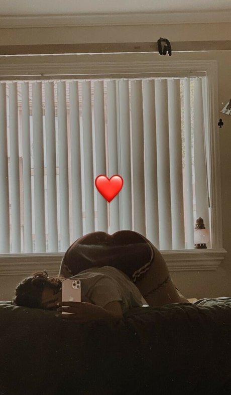 Ltlyata hot actress photo