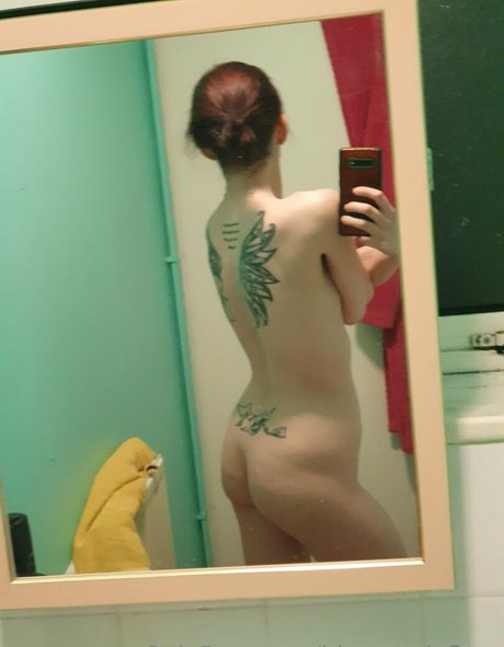 bluecandyfloss nudes model image