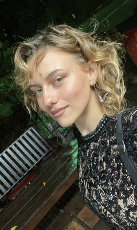 Ella Kernkamp star naked images